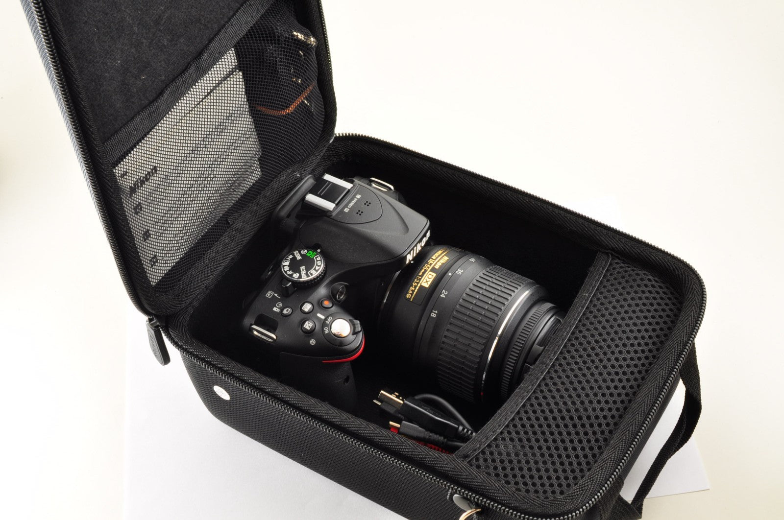 [Mint+ Count: 1980] Nikon D5200 24.1MP Digital SLR BLACK w/ 18-55mm From JAPAN