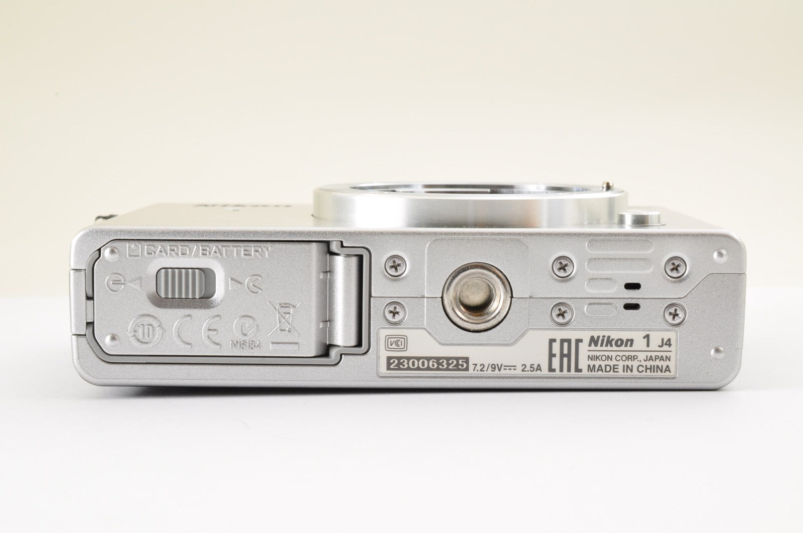 [Top Mint+++ SC: 8] Nikon 1 J4 Silver Double Zoom Kit 10-30mm VR & 30-110mm JPN