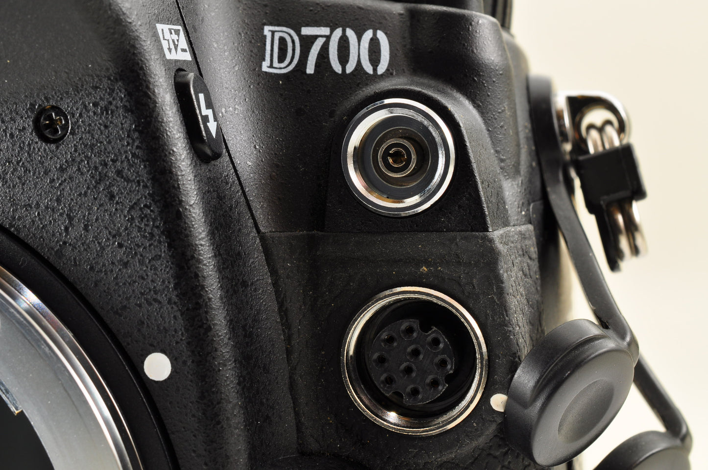 [US Duty Paid] Nikon D700 12.1MP Digital SLR Camera Body Count: 11297 US Ships