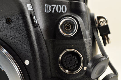 [US Duty Paid] Nikon D700 12.1MP Digital SLR Camera Body Count: 11297 US Ships