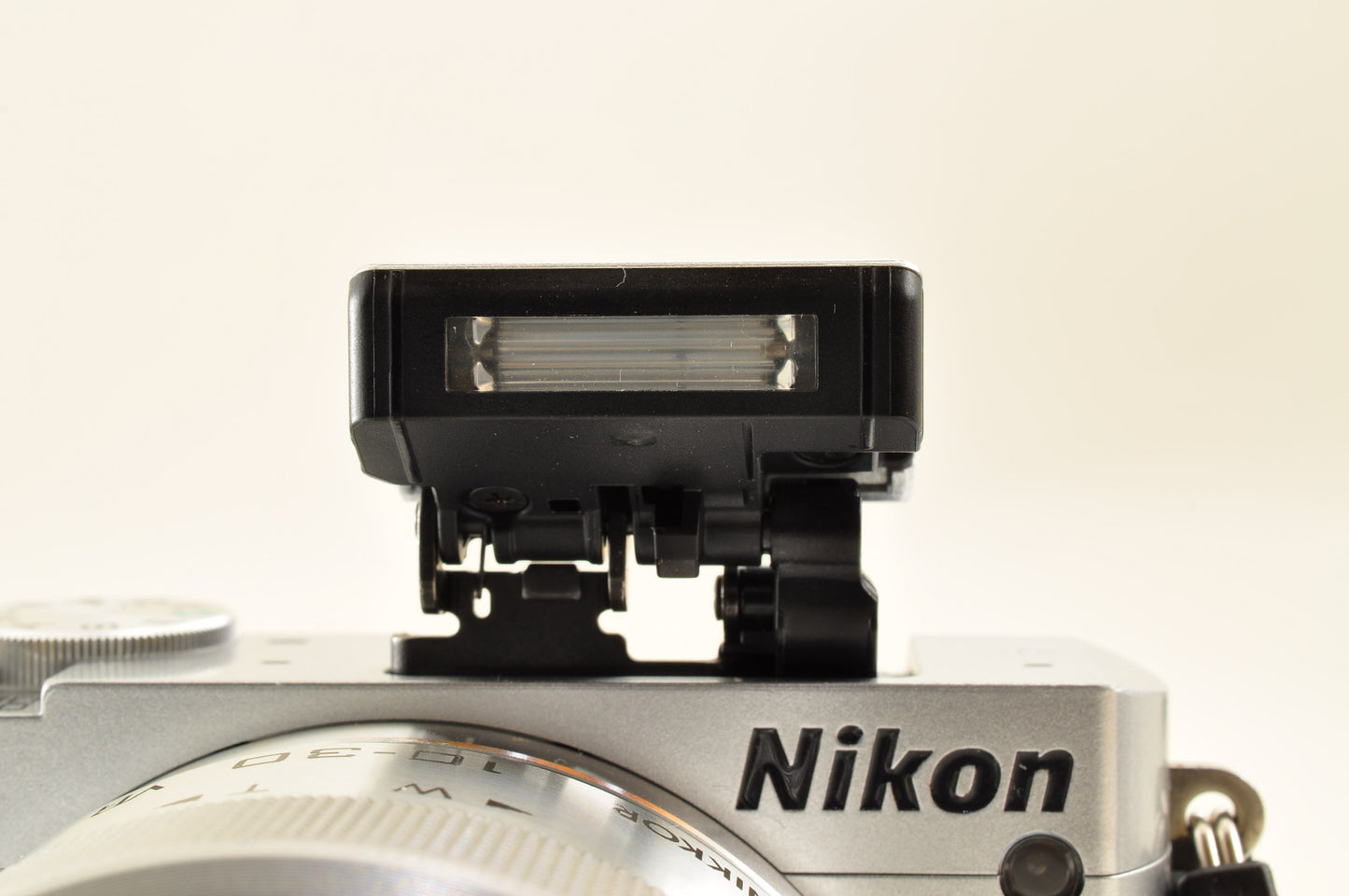 [Mint+++ SC:13558] Nikon 1 J5 Silver Double zoom Kit 10-30mm & 30-110mm US Ships