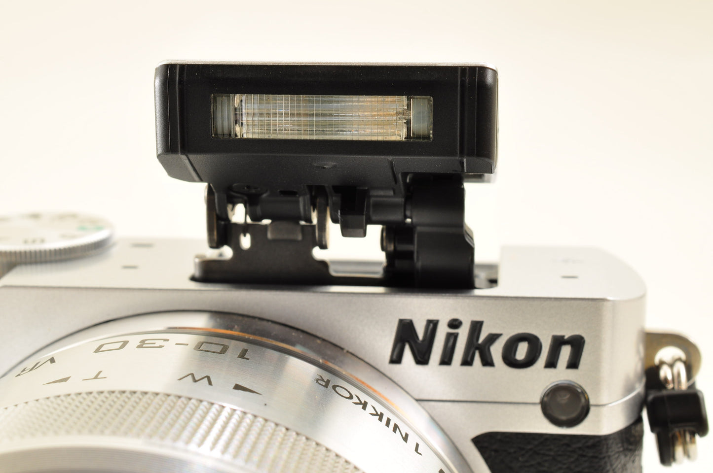 [Top Mint+ SC:6077] Nikon 1 J5 Silver Lens Kit 10-30mm PD & 18.5mm US OR Stock