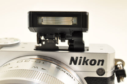 [Top Mint+ SC:6077] Nikon 1 J5 Silver Lens Kit 10-30mm PD & 18.5mm US OR Stock