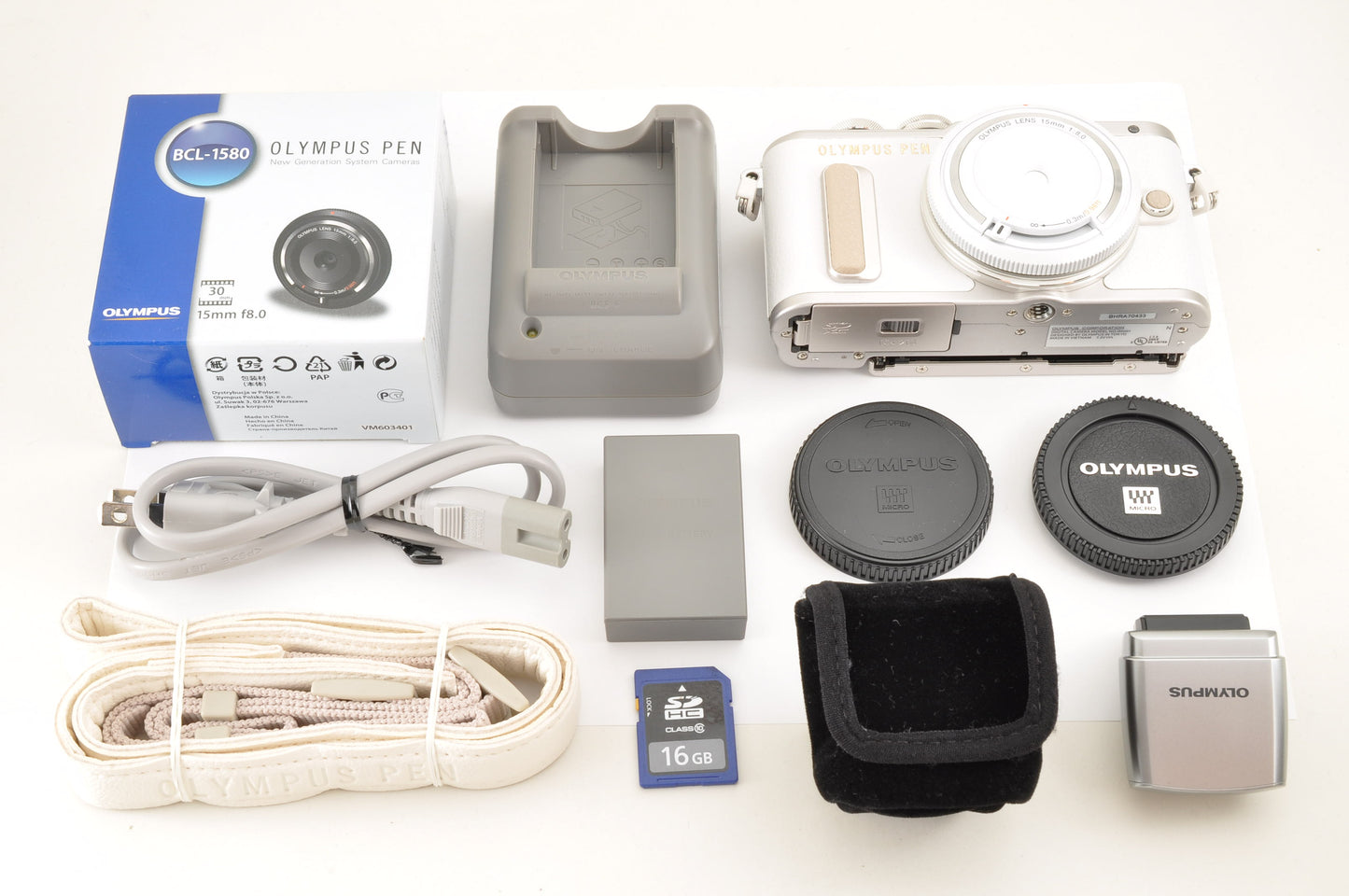 [Top Mint Count: 152] OLYMPUS PEN E-PL8 White & 15mm F/8 Body cap Lens USA