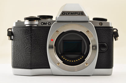 [US Duty Paid] OLYMPUS OM-D E-M10 Mirrorless Camera w/ 14-42mm 40-150mm Lens US