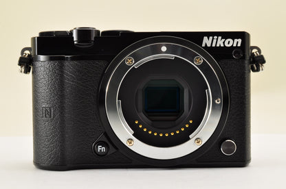 [Mint+ SC: 22229] Nikon 1 J5 Black Double Zoom Kit 10-30mm PD 30-110mm US Ships