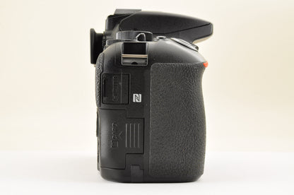 [US Duty Paid] Nikon D5600 DSLR Camera w/AF-P 18-55mm & 70-300mm VR Lens Kit US