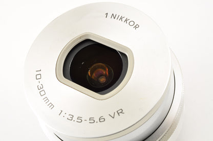 [US Duty Paid] Nikon 1 J5 Silver Double Lens Kit 10-30mm & 18.5mm SC: 1652 USA