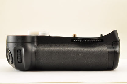 [US Duty Paid] Nikon MB-D10 for D300 D300s D700 Multi Power Battery Pack US Ship