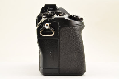 [Mint+ in BOX SC: 4140] Olympus OM-D E-M1 Digital Camera Black Body US OR Stock