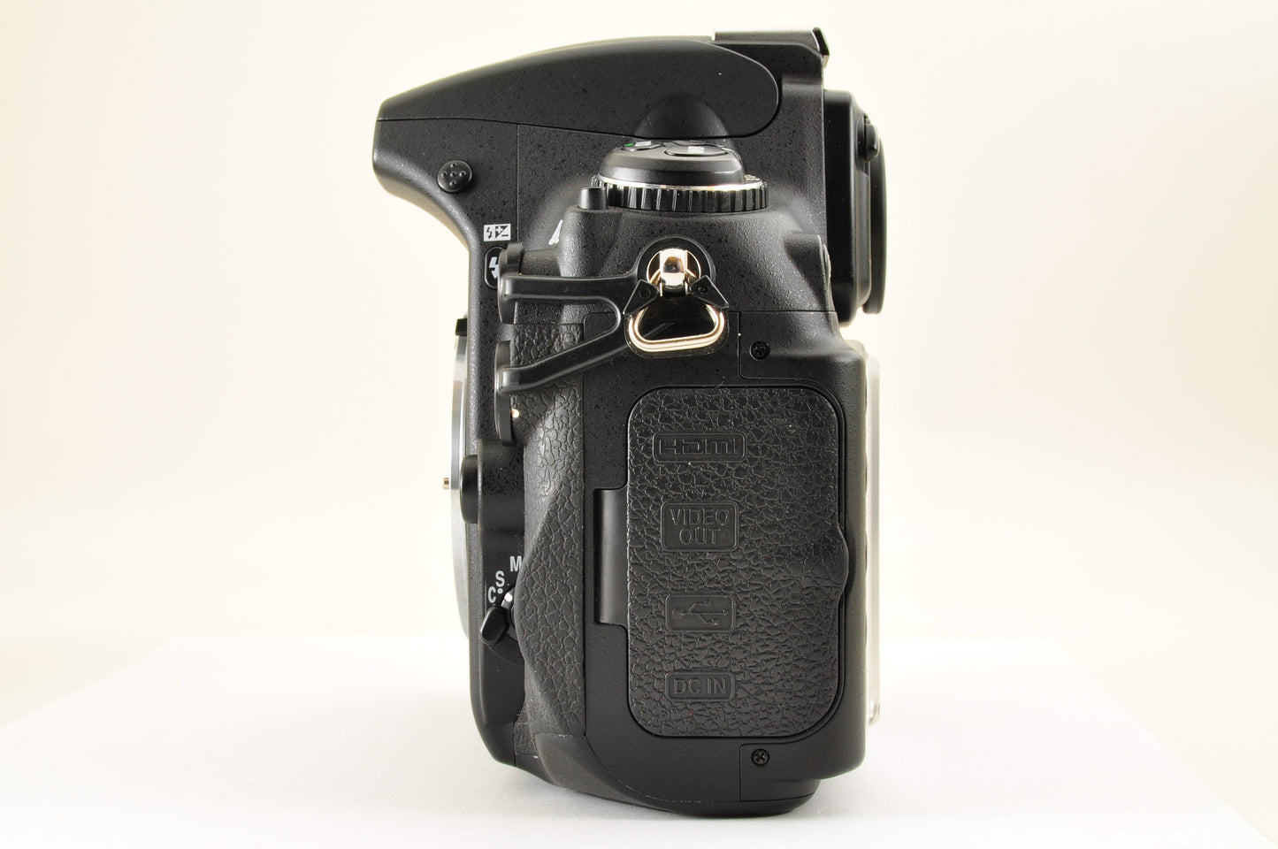 [Mint+] Nikon D700 12.1MP Digital SLR Camera Body Count: 15868 US Ships