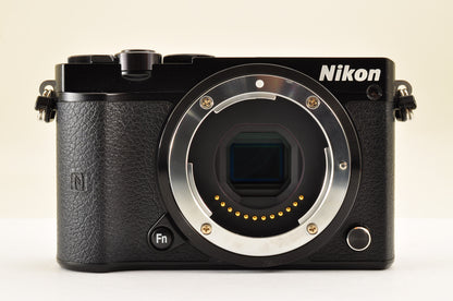[Top Mint+ SC: 4946] Nikon 1 J5 Black Lens Kit 10-30mm PD & 18.5mm US OR Stock