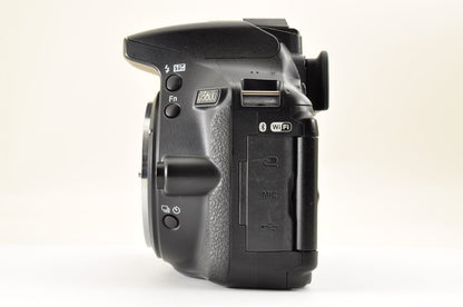 [US Duty Paid] Nikon D5600 DSLR Camera w/AF-P 18-55mm & 70-300mm VR Lens Kit US