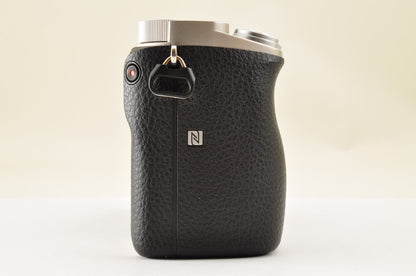 [US Duty Paid] SONY A6000 ILCE-6000Y SILVER w/ SELP1650 & SEL55210 SC: 1162 USA