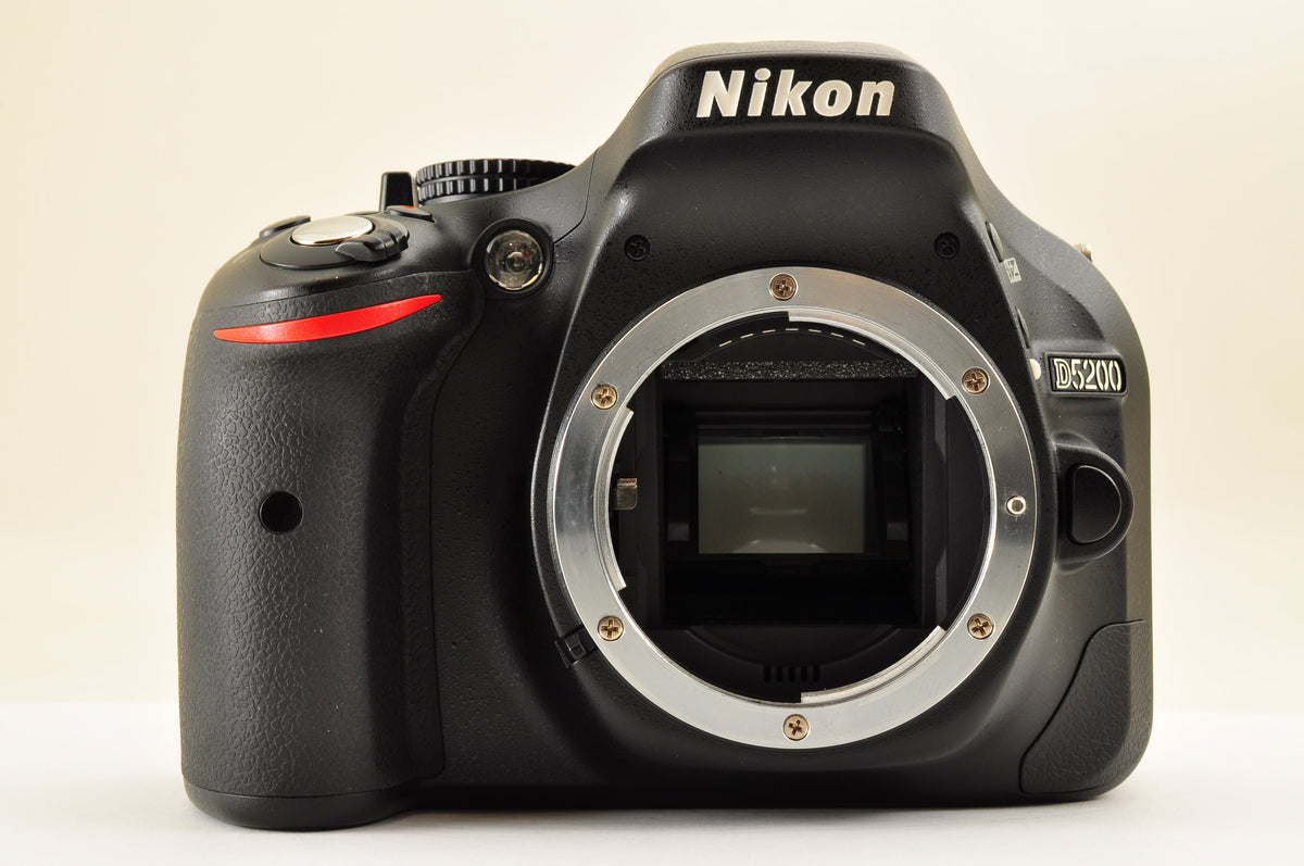 [Mint+++] Nikon D5200 24.1MP Digital SLR BLACK w/ 18-55mm & 55-300mm US Stock