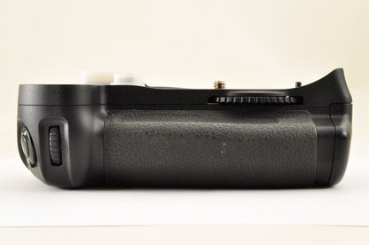 [US Duty Paid] Nikon MB-D10 for D300 D300s D700 Multi Power Battery Pack US Ship