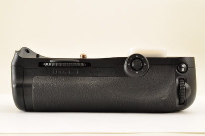 [US Duty Paid] Nikon MB-D10 for D300 D300s D700 Multi Power Battery Pack US Ship