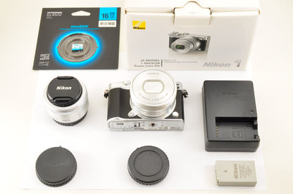 [US Duty Paid] Nikon 1 J5 Silver Double Lens Kit 10-30mm & 18.5mm SC: 1652 USA