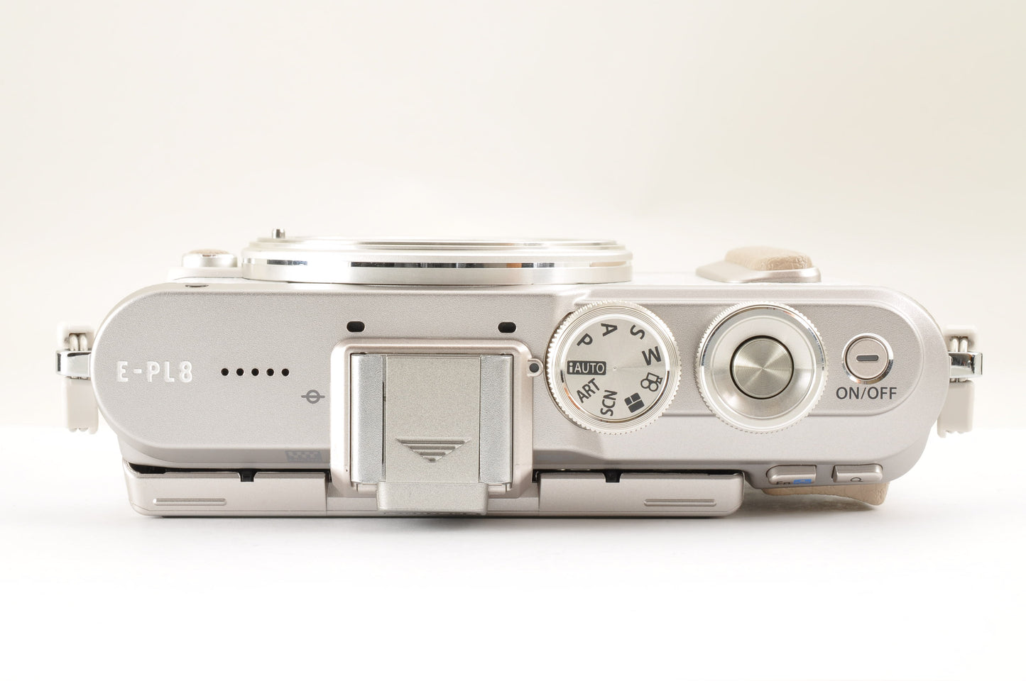 [Top Mint Count: 152] OLYMPUS PEN E-PL8 White & 15mm F/8 Body cap Lens USA