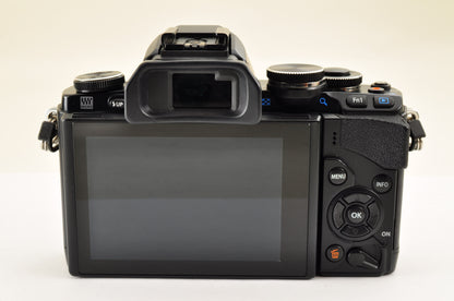 [US Duty Paid] OLYMPUS OM-D E-M10 Mirrorless Camera w/ 14-42mm 40-150mm Lens US