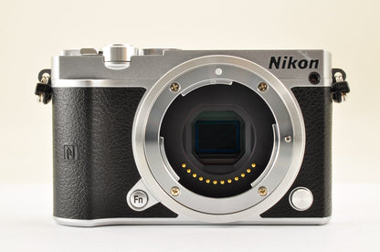 [Mint+ SC: 101] Nikon 1 J5 Silver Double Lens Kit 10-30mm & 30-110mm US Ships