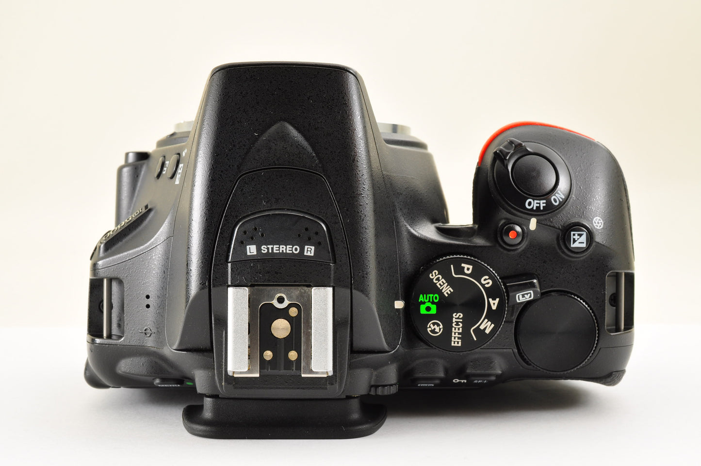 [US Duty Paid] Nikon D5600 DSLR Camera w/AF-P 18-55mm & 70-300mm VR Lens Kit US