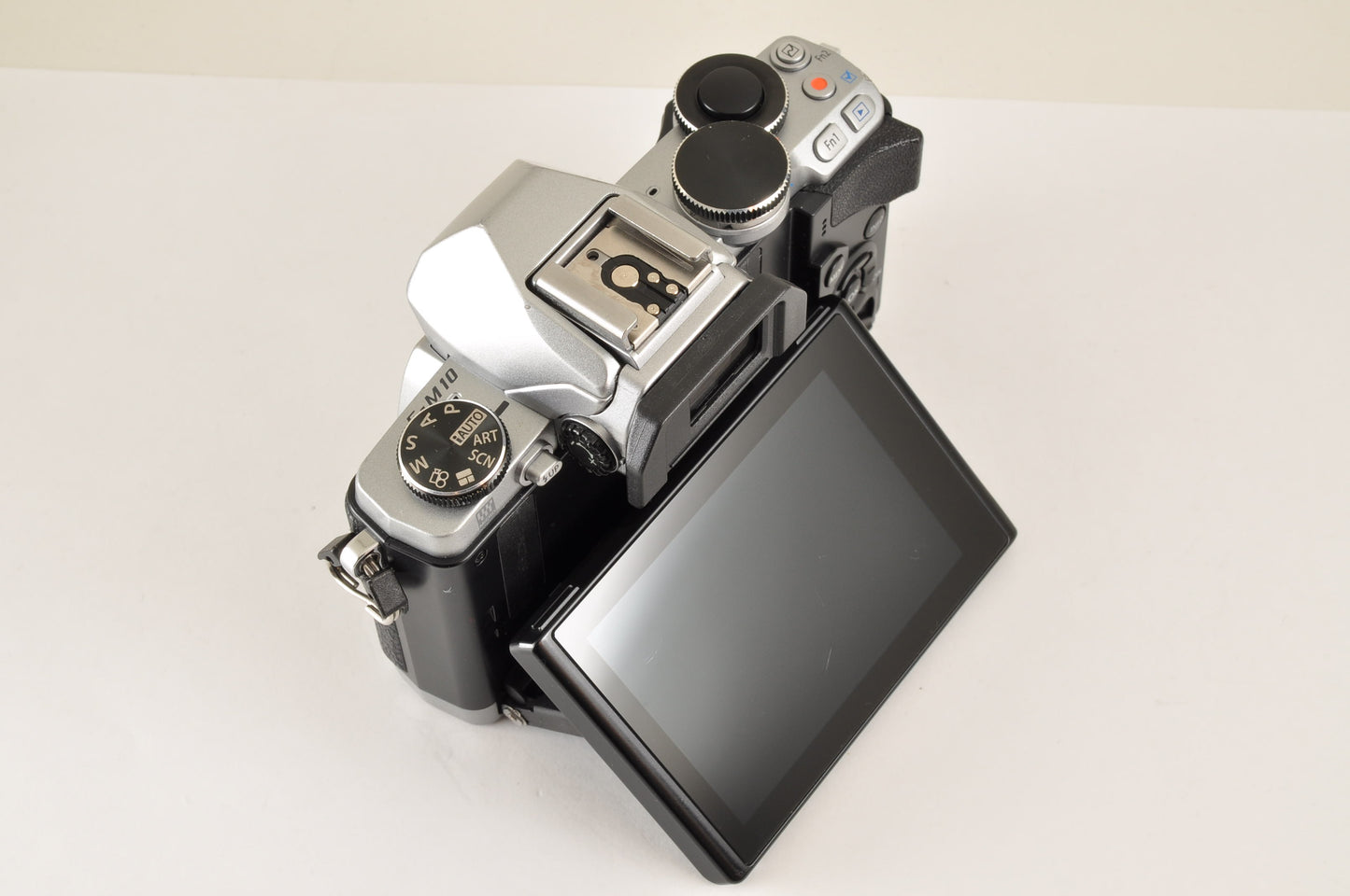 [Mint] OLYMPUS OM-D E-M10 Mirrorless Camera w/ 14-42mm 40-150mm Lens US OR Stock