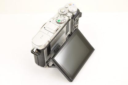 [US Duty Paid] OLYMPUS PEN E-P7 Mirrorless Camera Silver W zoom lens Kit US ship