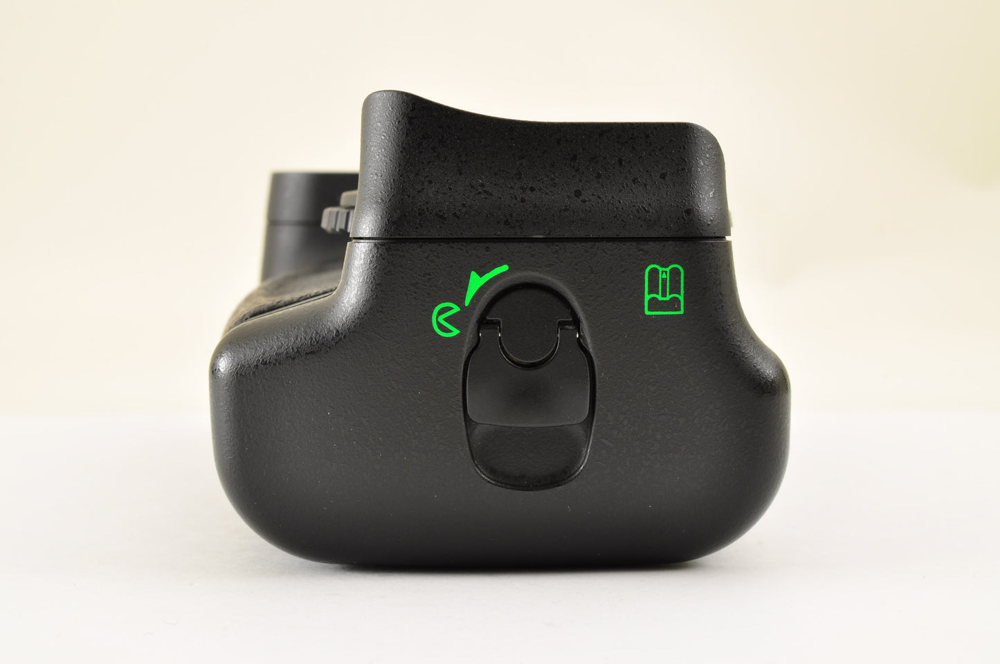 [US Duty Paid] Nikon MB-D10 for D300 D300s D700 Multi Power Battery Pack US Ship
