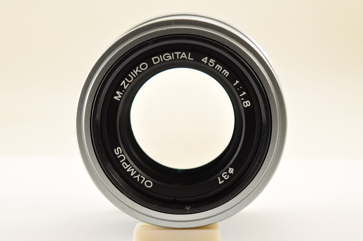 [Mint+++] Olympus M.Zuiko Digital 45mm F/1.8 Lens Silver Micro Four Thirds USA