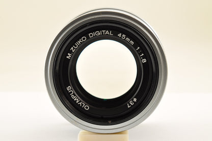 [Mint+++] Olympus M.Zuiko Digital 45mm F/1.8 Lens Silver Micro Four Thirds USA