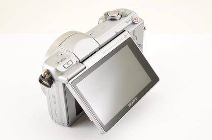 [Top Mint+++ SC: 6] SONY Alpha A5000 Digital Camera Silver & SELP1650 US Ships