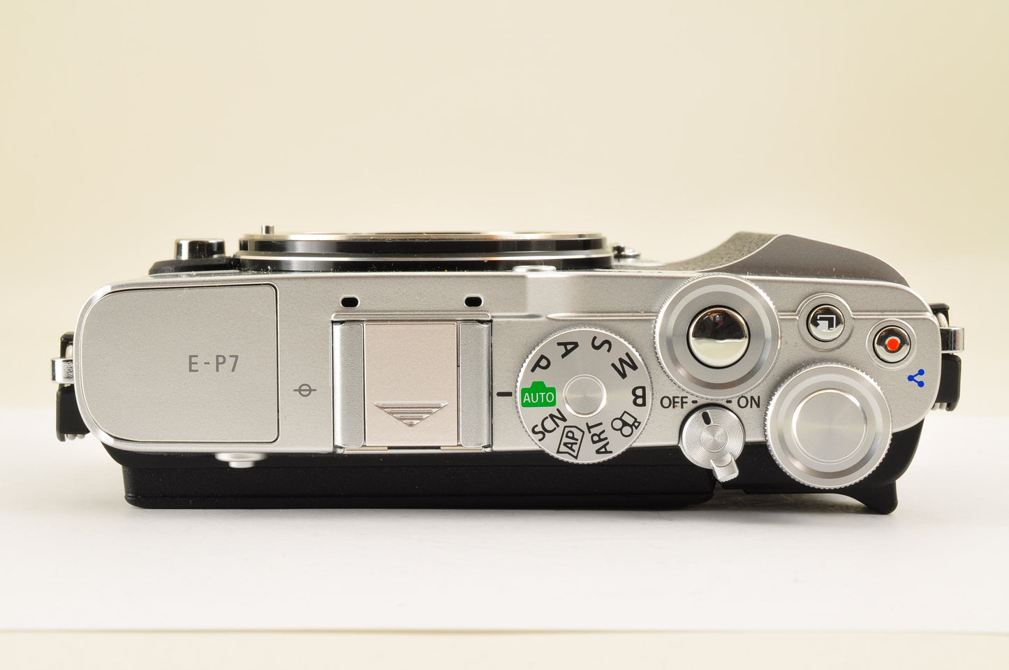 [US Duty Paid] OLYMPUS PEN E-P7 Mirrorless Camera Silver W zoom lens Kit US ship