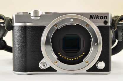 [Mint+++ SC:3038] Nikon 1 J5 Silver Double zoom Kit 10-30mm & 30-110mm US Ships