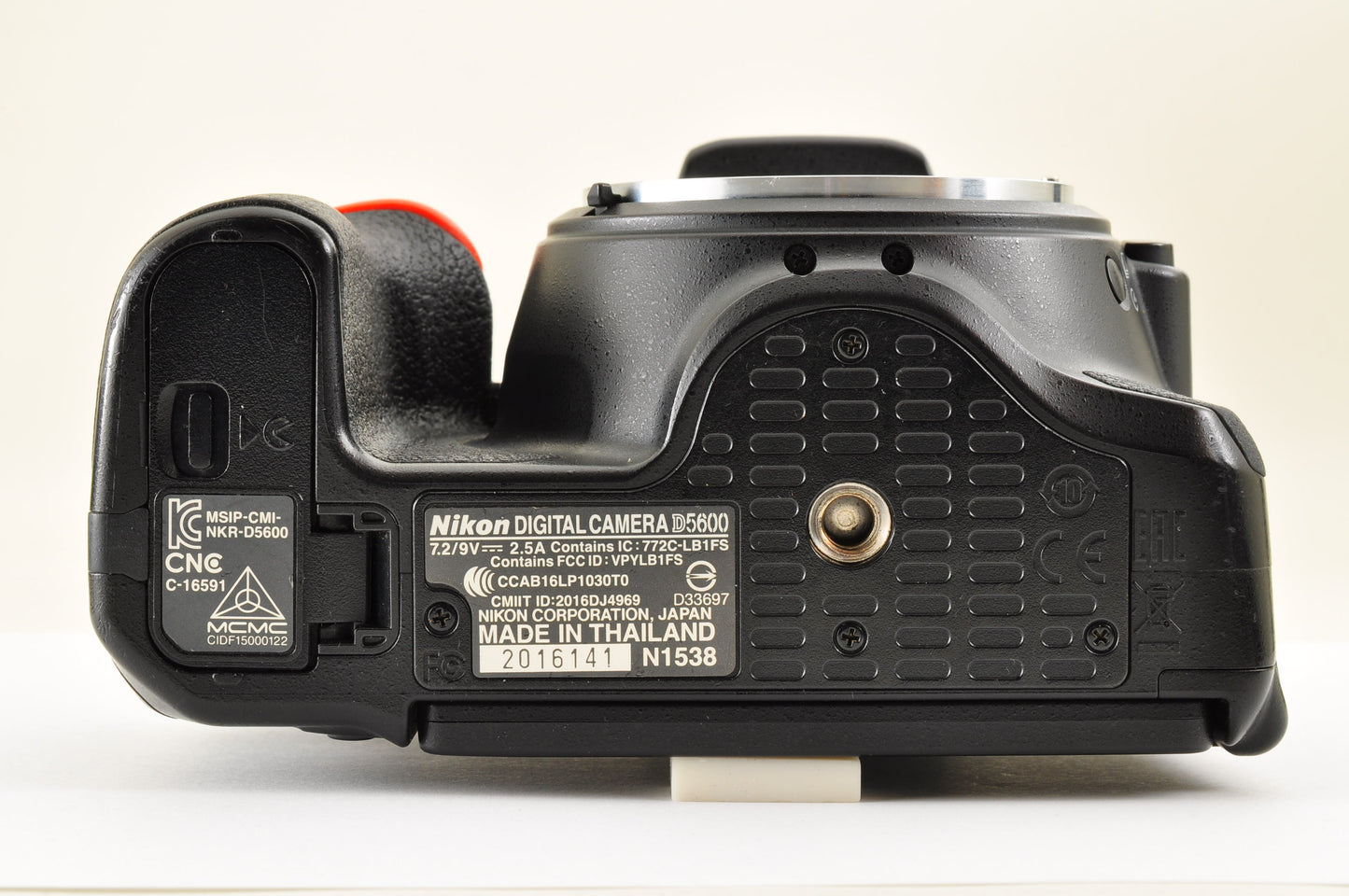 [US Duty Paid] Nikon D5600 DSLR Camera w/AF-P 18-55mm & 70-300mm VR Lens Kit US