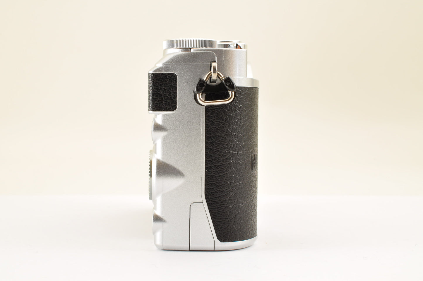 [Mint+ SC: 101] Nikon 1 J5 Silver Double Lens Kit 10-30mm & 30-110mm US Ships