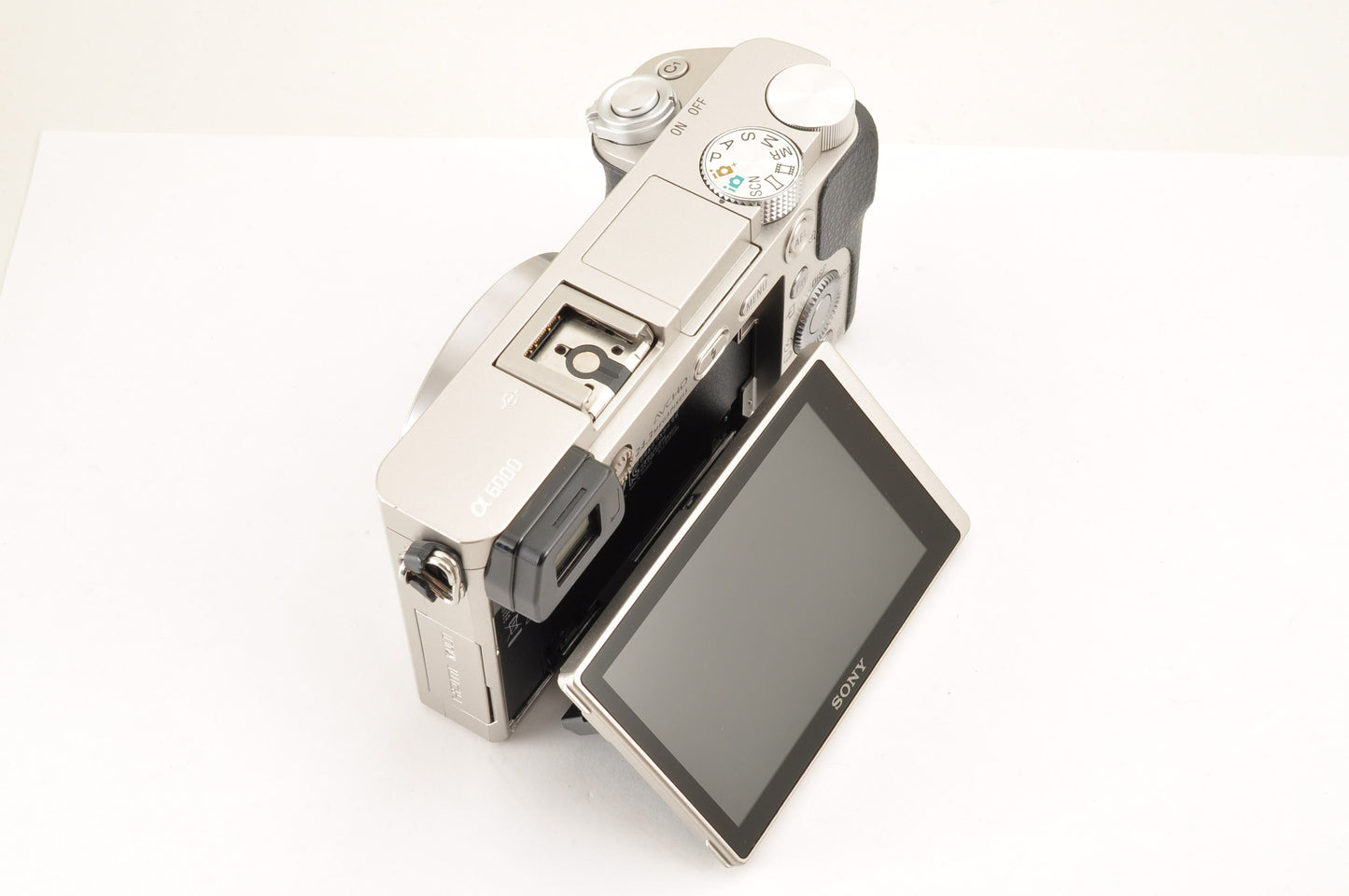 [US Duty Paid] SONY A6000 ILCE-6000Y SILVER w/ SELP1650 & SEL55210 SC:10320 USA