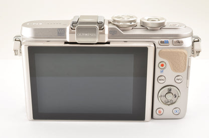 [Top Mint Count: 152] OLYMPUS PEN E-PL8 White & 15mm F/8 Body cap Lens USA