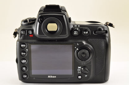 [Mint+ Count:2977] Nikon D700 12.1MP FX Digital SLR Camera Body Ship from USA