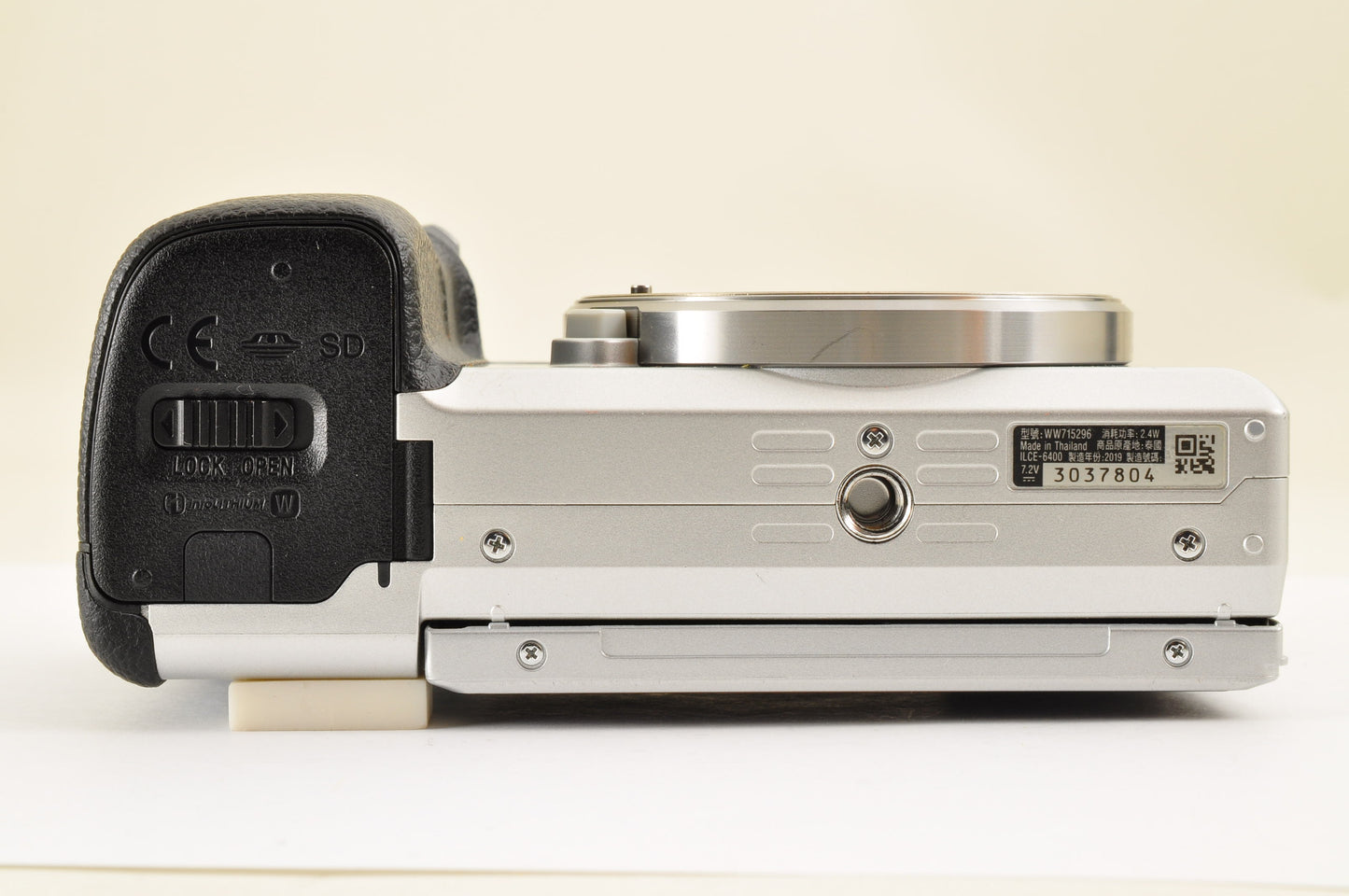 [Top Mint Count: 8090] Sony ILCE-6400Y A6400 Silver w/ SELP1650 SEL55210 US Ship