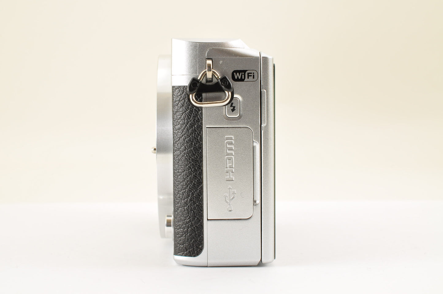 [Mint+ SC: 101] Nikon 1 J5 Silver Double Lens Kit 10-30mm & 30-110mm US Ships