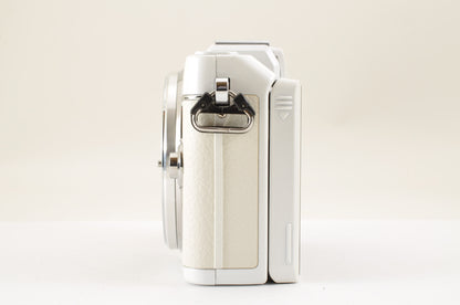 [US Duty Paid] OLYMPUS PEN E-PL7 Mirrorless Digital Camera 16.1MP W zoom Lens