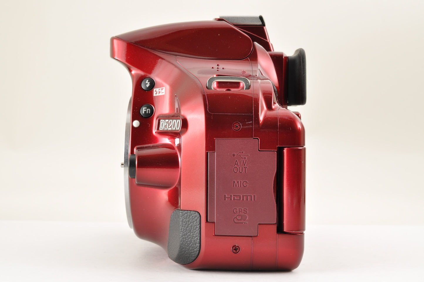 [Mint+] Nikon D5200 24.1MP Digital SLR Red w/18-55mm & 55-200mm VR US Ships