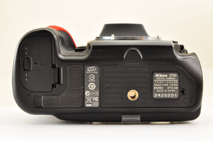 [US Duty Paid] Nikon D700 12.1MP Digital SLR Camera Body Count: 7117 US Ships
