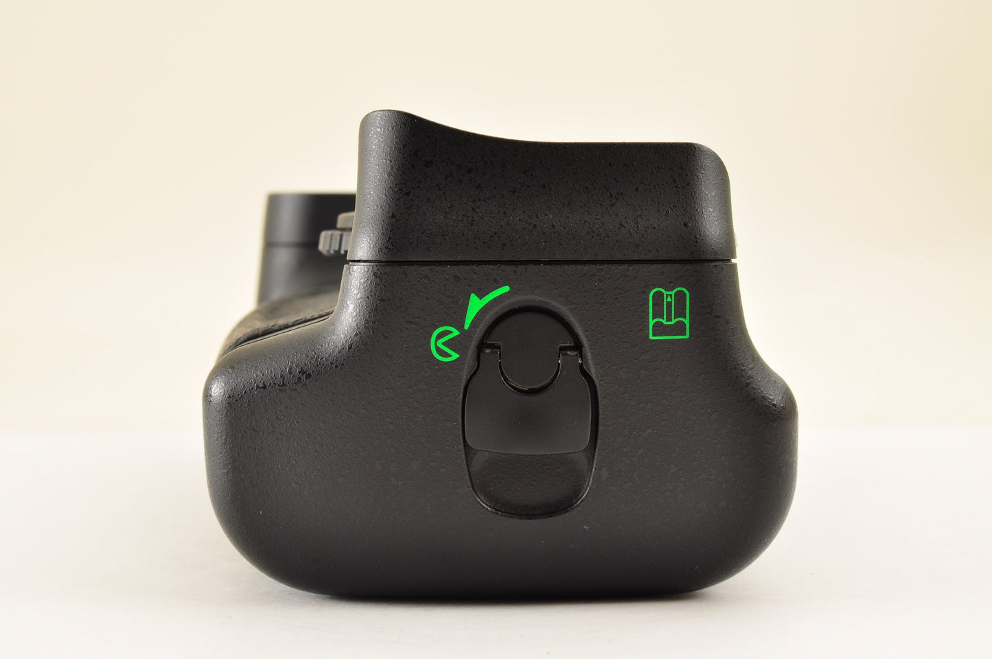 [US Duty Paid] Nikon MB-D10 for D300 D300s D700 Multi Power Battery Pack US Ship