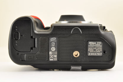 [Mint+ Count: 63] Nikon D700 12.1MP FX Digital SLR Camera Body Ship from USA
