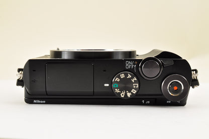 [Mint+ SC: 22229] Nikon 1 J5 Black Double Zoom Kit 10-30mm PD 30-110mm US Ships