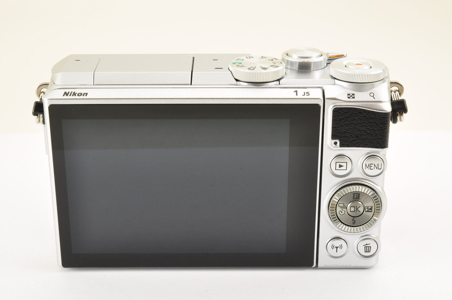 [Mint+ SC: 101] Nikon 1 J5 Silver Double Lens Kit 10-30mm & 30-110mm US Ships