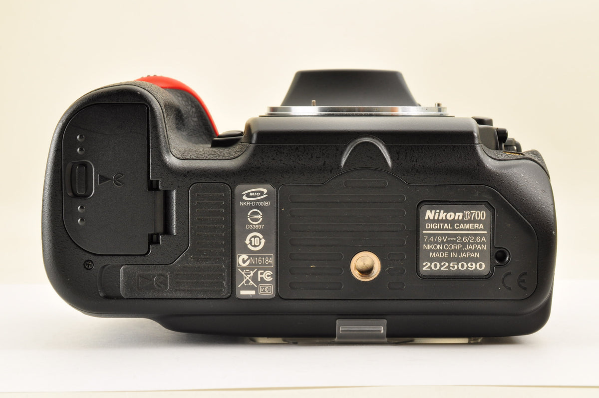 [Mint+++ SC: 6888] Nikon D700 12.1MP FX Digital SLR Camera Body Ship from US OR