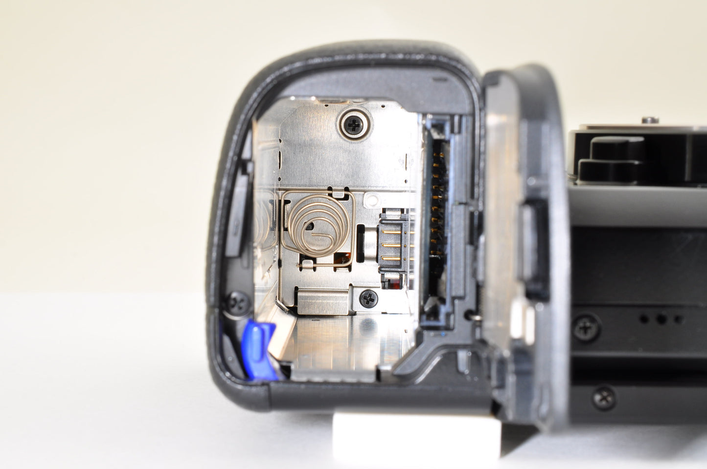 [Mint] SONY Alpha A6000 Mirrorless Camera Silver w/ SELP1650 & SEL16F28 USA